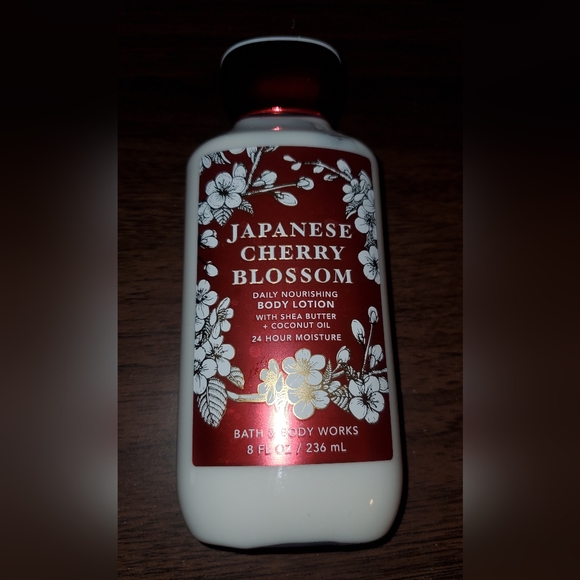 Japanese Cherry Blossom Body Lotion 8fl oz - Picture 1 of 5